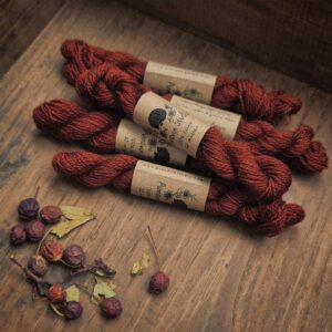 Laine fine à broder rouge acajou garance - Pinnsvin Studio