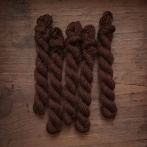 Pinnsvin Studio - Échevette de laine fine à broder marron chocolat