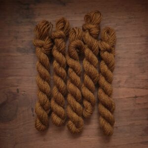 Pinnsvin Studio - Échevette de laine fine à broder marron noisette